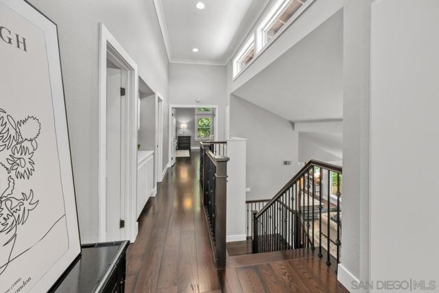 12516 Rougemont Pl, San Diego CA: https://media.crmls.org/mediaz/6976150b-a33e-4f50-8ff7-b45cb065670c.jpg