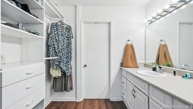 209 Espanas GLN, Escondido CA: https://media.crmls.org/mediaz/6976cf4d-4188-4954-87b9-97e192ec6c96.jpg