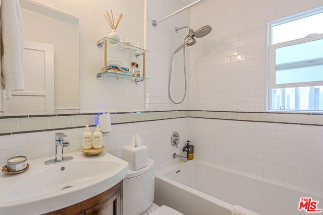 1760 18th Street, Apt A photo 11