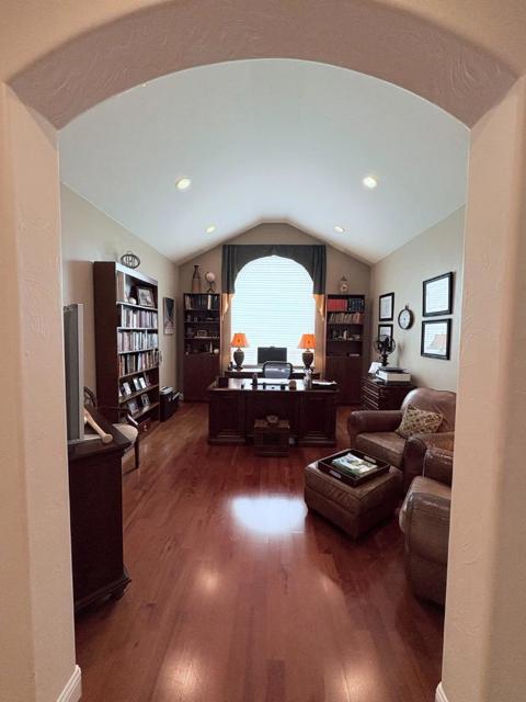 95 Marcus Court, Hollister CA: https://media.crmls.org/mediaz/69776287-cd03-45bc-a973-796d298dd2bd.jpg