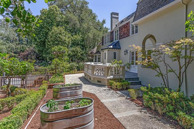 12791 Normandy Lane, Los Altos Hills CA: https://media.crmls.org/mediaz/697843ac-8561-4abf-a113-76a21b335341.jpg