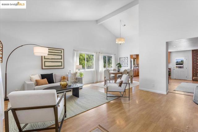 5665 Victoria LN, Livermore CA: https://media.crmls.org/mediaz/69787cdf-5a36-4612-8c2b-b2d5f9573d24.jpg