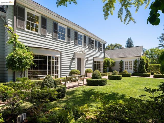120 Hazel Ln, Piedmont CA: https://media.crmls.org/mediaz/69796914-784c-43c4-9c24-6ddbdce742f0.jpg