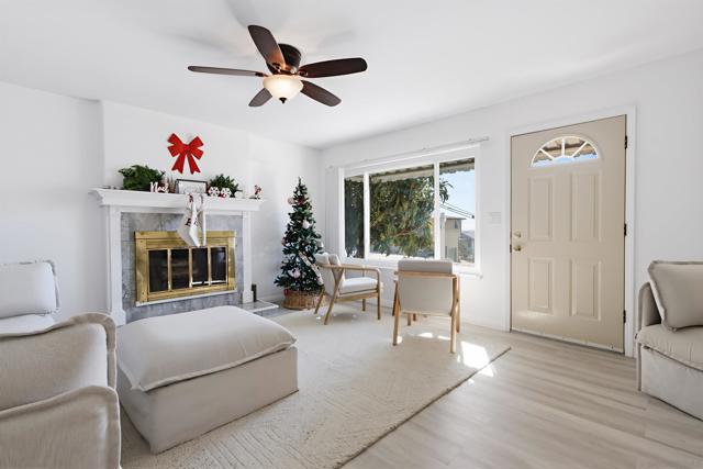 1654 LINWOOD ST, San Diego CA: https://media.crmls.org/mediaz/697992b2-c73f-4707-8aef-87a0a222d4e8.jpg