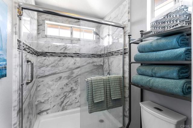 4610 Los Alamos Way, Oceanside CA: https://media.crmls.org/mediaz/697a7075-4a00-462c-a171-f4c57df5c242.jpg