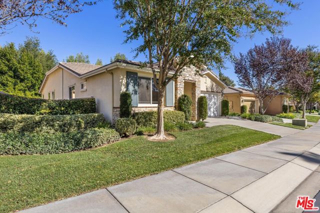 1514 Green Creek Trail, Beaumont CA: https://media.crmls.org/mediaz/697bb7e1-8288-4aaa-8478-87e3c7e41317.jpg