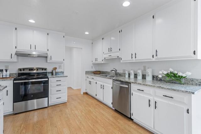 1291 Linton Street, San Leandro CA: https://media.crmls.org/mediaz/697d14ab-d9ce-48d9-a4e0-82b8a342442f.jpg