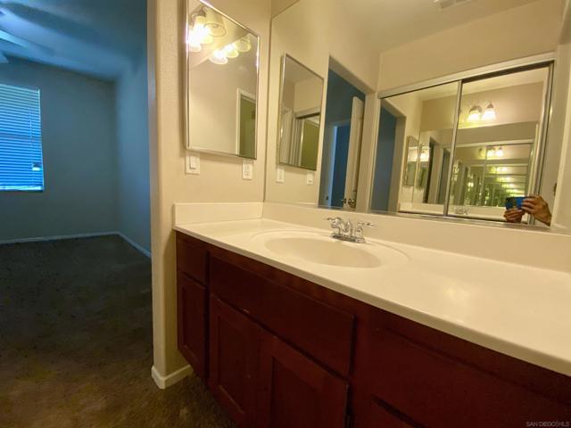 1386 Dandelion Way, San Marcos CA: https://media.crmls.org/mediaz/697d1968-8c08-43cd-8197-51d8b1d26ba8.jpg