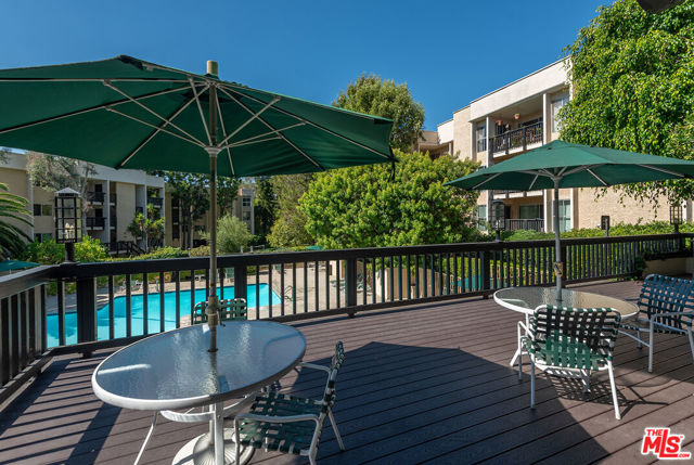 7211 Raintree Circle, Culver City CA: https://media.crmls.org/mediaz/697d1c8b-91f2-4d21-a5e3-7d1c34c85d1a.jpg