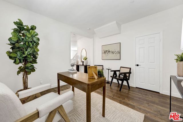 17028 Zion, Santa Clarita CA: https://media.crmls.org/mediaz/697d8ea5-f9a3-4cf4-b7cb-11ea5810d705.jpg
