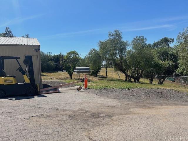 515 Cassou Road, San Marcos CA: https://media.crmls.org/mediaz/697e5010-6d92-4880-bd22-57bb226c8416.jpg
