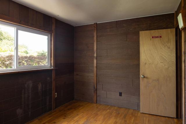 1113 Buena Vista Avenue, Pacific Grove CA: https://media.crmls.org/mediaz/697e9bfe-afa9-4513-b396-f1b5e134216a.jpg