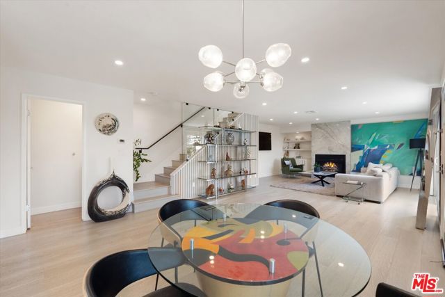 737 Pier Avenue, Santa Monica CA: https://media.crmls.org/mediaz/697f27b5-6719-4d0e-9290-96cb20b8d7de.jpg