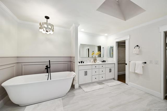 4367 Summit Dr, La Mesa CA: https://media.crmls.org/mediaz/69805d6b-7962-4141-b16b-49fefa4190cb.jpg