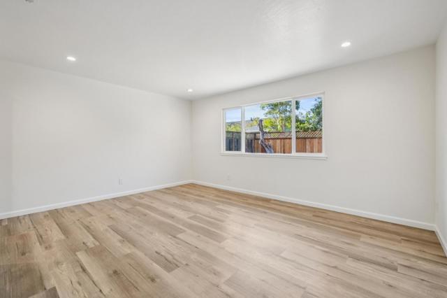 700 Gull Avenue, Foster City CA: https://media.crmls.org/mediaz/6980e551-2a2d-4f19-ba84-1b42db77c645.jpg