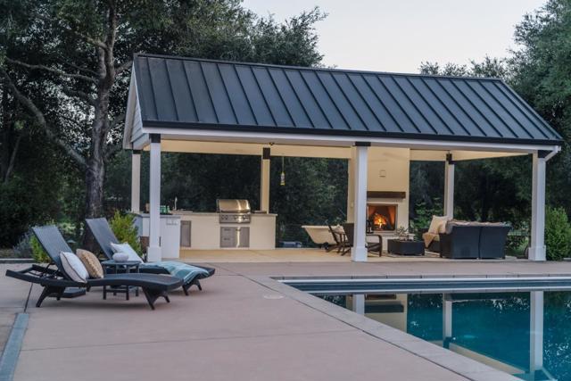 10555 Watsonville Road, Gilroy CA: https://media.crmls.org/mediaz/698150c8-5b11-43bf-b32b-2654a39dd5a5.jpg