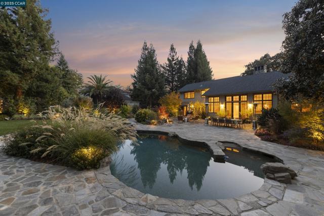 350 Pine Creek Rd, Walnut Creek CA: https://media.crmls.org/mediaz/69816a5d-038d-4b28-87d7-6fdcaaf85fff.jpg