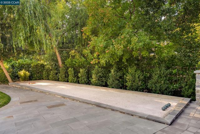 222 Still Creek Rd, Danville CA: https://media.crmls.org/mediaz/69817900-ceb2-406f-81e7-a69a31e7cfab.jpg