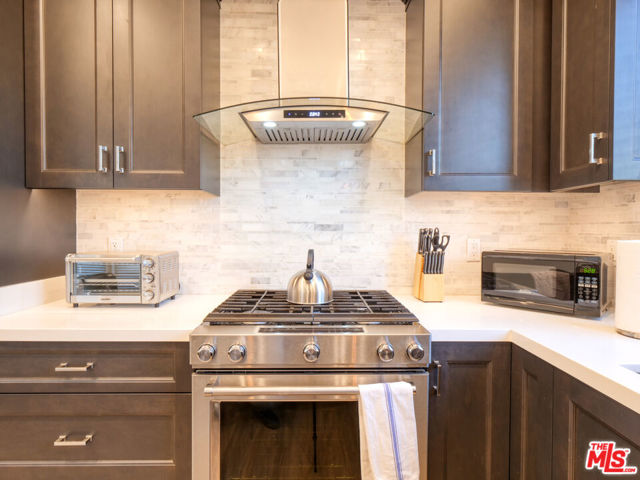 8700 Chalmers Drive, Los Angeles CA: https://media.crmls.org/mediaz/69819c86-5872-42c1-81ce-be0629a7783b.jpg