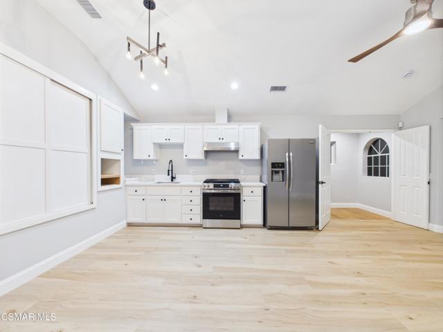 29650 Kimberly Drive, Agoura Hills CA: https://media.crmls.org/mediaz/6981d710-1826-4c6b-b457-567d40d9ad16.jpg
