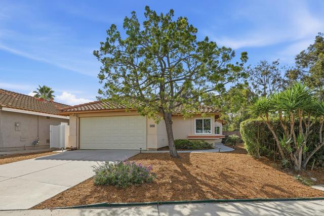 Detail Gallery Image 3 of 38 For 10896 Pointed Oak Ln, San Diego,  CA 92131 - 3 Beds | 2 Baths