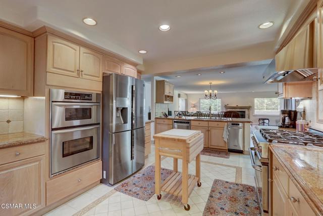 7 Bell Canyon Road, Bell Canyon CA: https://media.crmls.org/mediaz/698357a4-c7f0-4239-9e5b-8165ac9702be.jpg