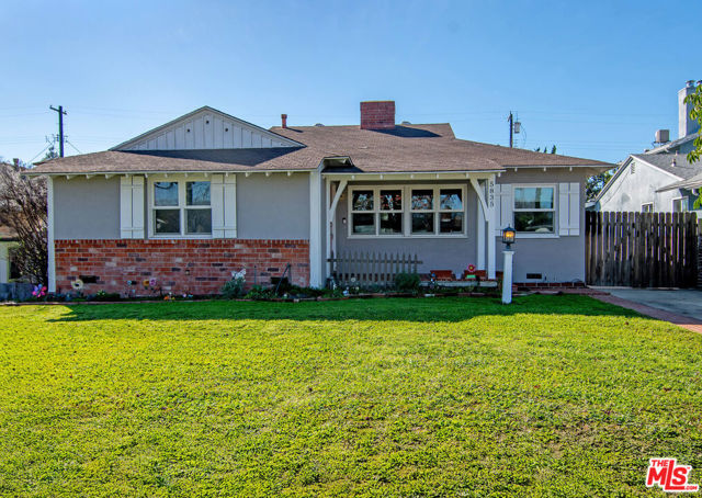 5835 Radford Avenue photo 1