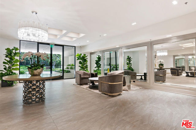 2131 Century Park Lane, Los Angeles CA: https://media.crmls.org/mediaz/6983d1e6-9708-4fc2-8865-9fb0323cf7ff.jpg