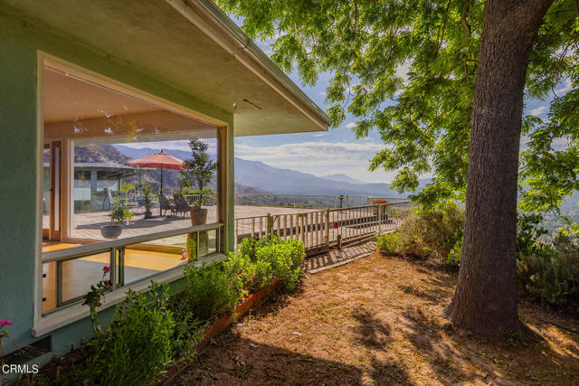 1207 N Signal Street, Ojai CA: https://media.crmls.org/mediaz/6983df86-b98a-4f56-99f5-b675488ed190.jpg