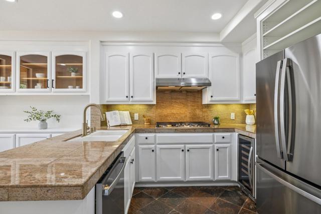 5365 SILVER KNOLL Court, San Jose CA: https://media.crmls.org/mediaz/698460c3-a1e2-44e1-93bc-727af07cb71f.jpg