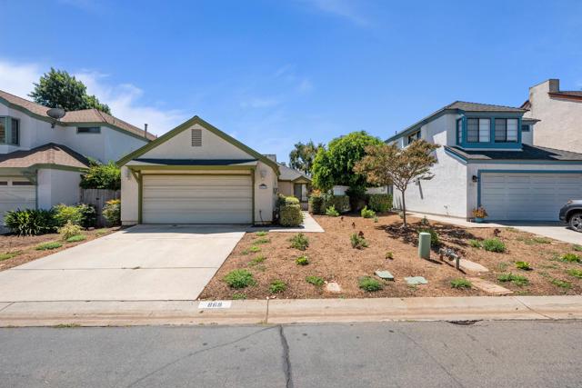 Detail Gallery Image 1 of 25 For 868 Venice Glen, Escondido,  CA 92026 - 2 Beds | 2 Baths