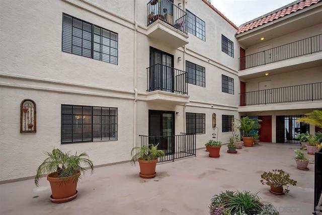 4205 Ohio St, San Diego CA: https://media.crmls.org/mediaz/6984f5e3-dbdc-44a3-bcbd-e9e6f74da22c.jpg
