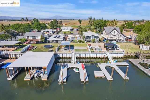 5218 Sandmound Blvd, Oakley CA: https://media.crmls.org/mediaz/69857864-8c6d-4943-8cfb-8762128fd3f8.jpg