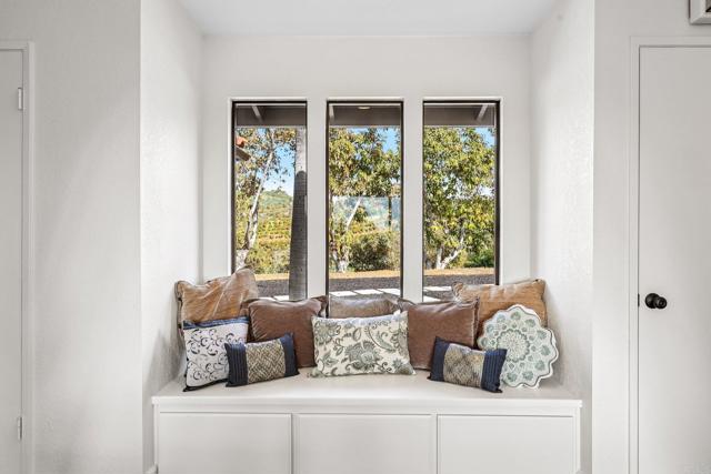 Detail Gallery Image 13 of 65 For 2918 Los Campos Dr, Fallbrook,  CA 92028 - 3 Beds | 2 Baths