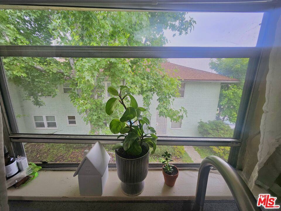 https://media.crmls.org/mediaz/69860810-5d52-4f0f-aaf2-a9c819ced040.jpg?preset=X-Large