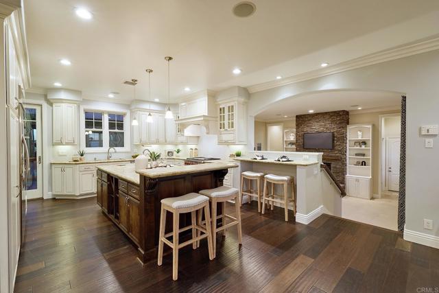 Detail Gallery Image 6 of 42 For 3768 Skyline Rd, Carlsbad,  CA 92008 - 4 Beds | 2/1 Baths