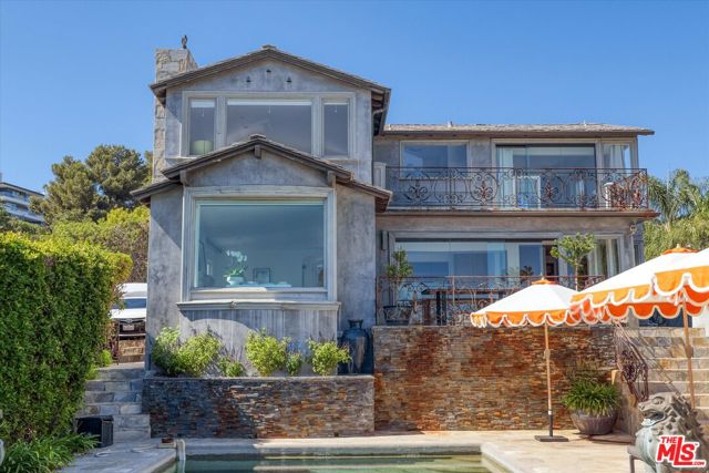 1300 Summitridge Drive, Beverly Hills CA: https://media.crmls.org/mediaz/69876bf3-9f72-4461-9b09-a94a492ca8e6.jpg