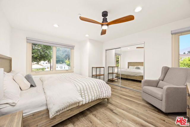 272 N Chester Avenue, Pasadena CA: https://media.crmls.org/mediaz/6987d552-baa5-42c3-bb93-0c8df7e0e2c7.jpg