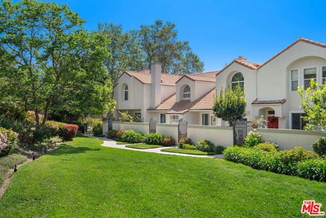 22211 Frontier Place, Chatsworth CA: https://media.crmls.org/mediaz/6988af5f-8bb9-42cf-ae5d-de78433194bb.jpg