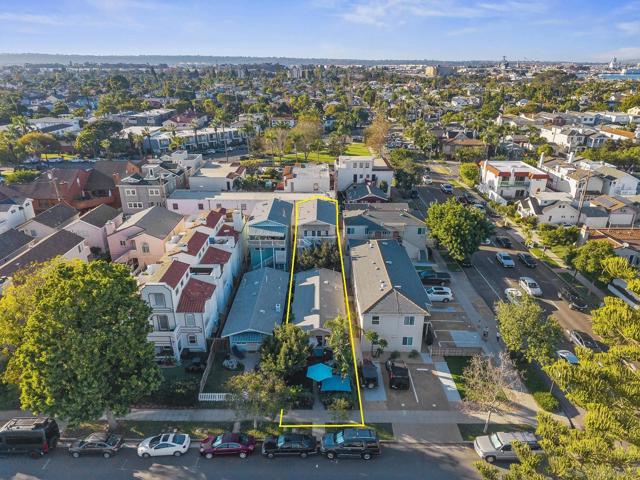 406 408 & 408B E Ave, Coronado CA: https://media.crmls.org/mediaz/6988bed7-7425-451d-a3b2-f9656ec884af.jpg