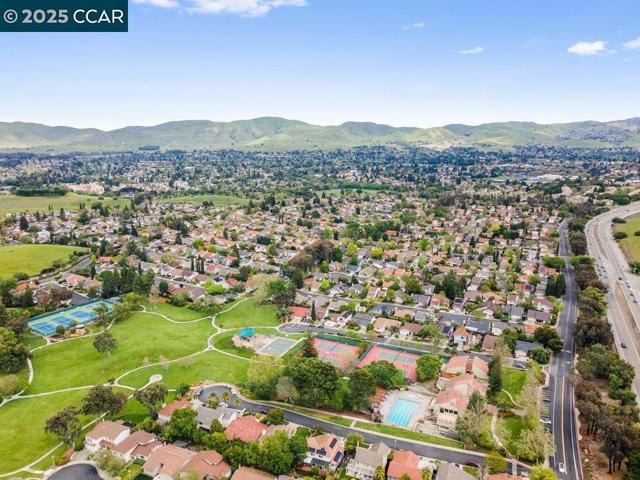 4672 N Larwin Ave, Concord CA: https://media.crmls.org/mediaz/6988d36a-cce3-42fc-b319-54b0a948f5a9.jpg