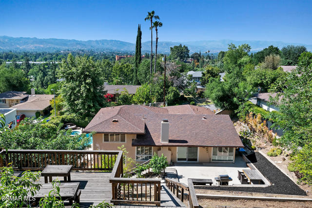 4809 Dunman Avenue, Woodland Hills CA: https://media.crmls.org/mediaz/69895b1c-3332-4c2e-b680-72afba32c8c9.jpg