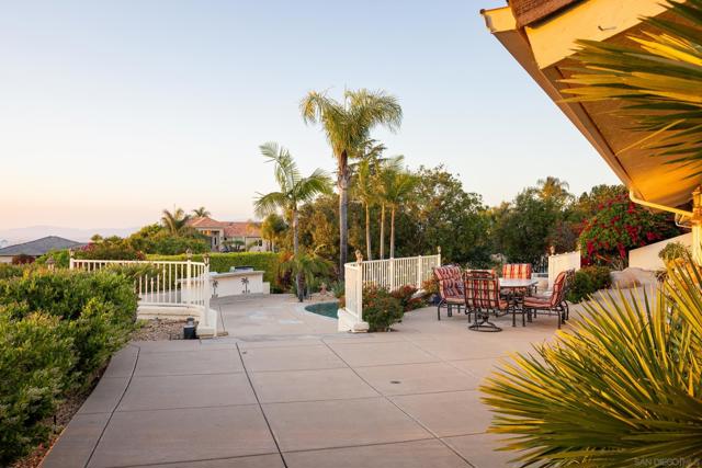 13671 Orchard Gate Rd, Poway CA: https://media.crmls.org/mediaz/6989a3b3-43ea-446a-963a-cc7d14045189.jpg