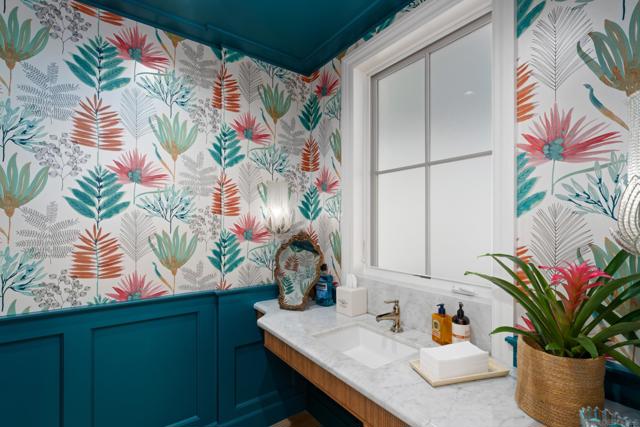 1040 Pine St, Coronado CA: https://media.crmls.org/mediaz/6989f846-2d87-4ae0-9c9f-0cab11c5f41b.jpg