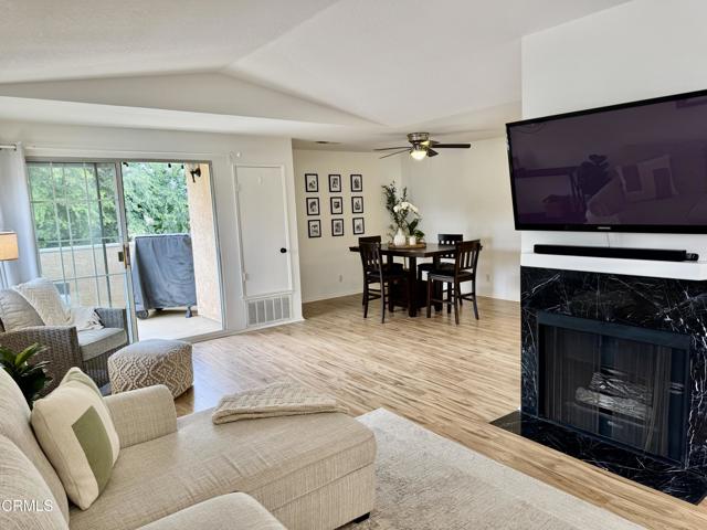 Detail Gallery Image 6 of 30 For 2184 Blackberry Cir, Oxnard,  CA 93036 - 2 Beds | 2 Baths