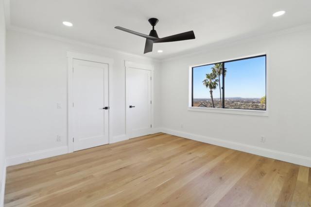4367 Summit Dr, La Mesa CA: https://media.crmls.org/mediaz/698a4116-f7e9-41d4-8b9a-f498ca651fe1.jpg