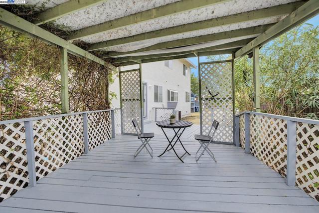 1618 Putnam St, Antioch CA: https://media.crmls.org/mediaz/698a57f2-f6f6-4ce0-927e-914e2f3ad8eb.jpg