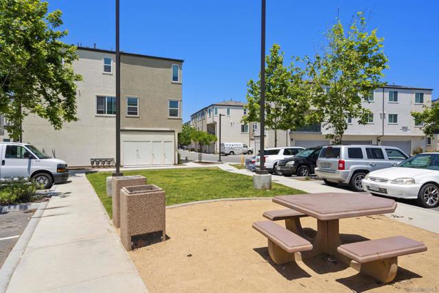 5506 Sandcliff Ln, San Diego CA: https://media.crmls.org/mediaz/698a786b-e0f1-48d1-b866-3bd6729db52b.jpg