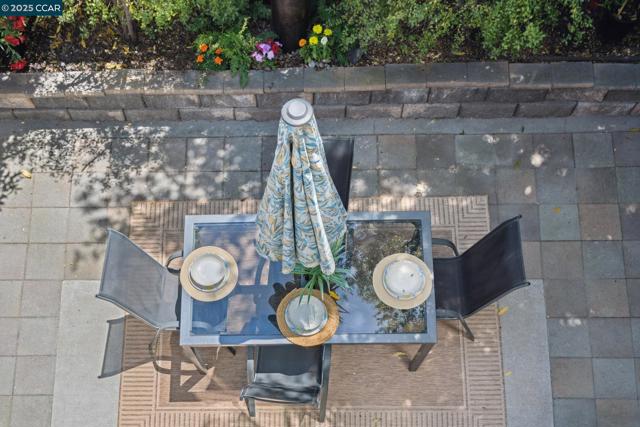 1017 45Th St, Emeryville CA: https://media.crmls.org/mediaz/698b6c01-6911-46a3-a2d7-bb9fd2a52976.jpg