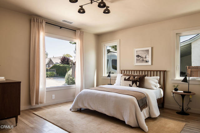 Detail Gallery Image 16 of 45 For 2917 Hillcrest Dr, Los Angeles,  CA 90016 - 4 Beds | 3 Baths